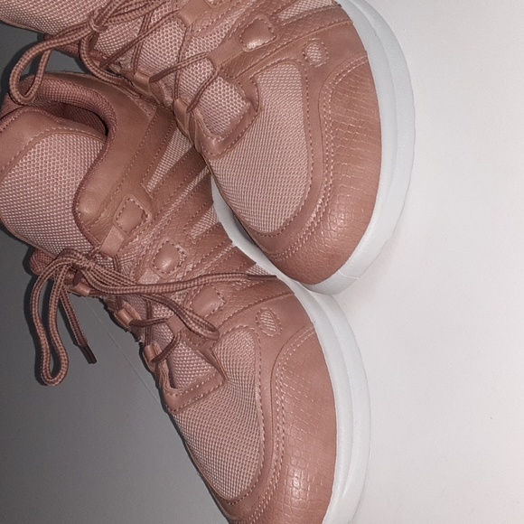 Size 10 Walking Shoe by Qupid $10 Rose Mauve Color - Picture 6 of 8